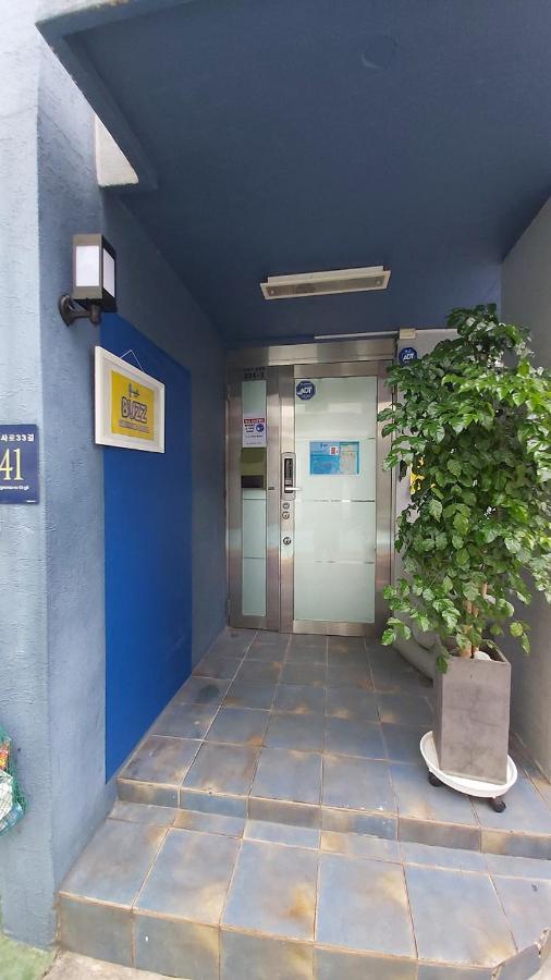Buzz Guesthouse Hostel Seul Esterno foto