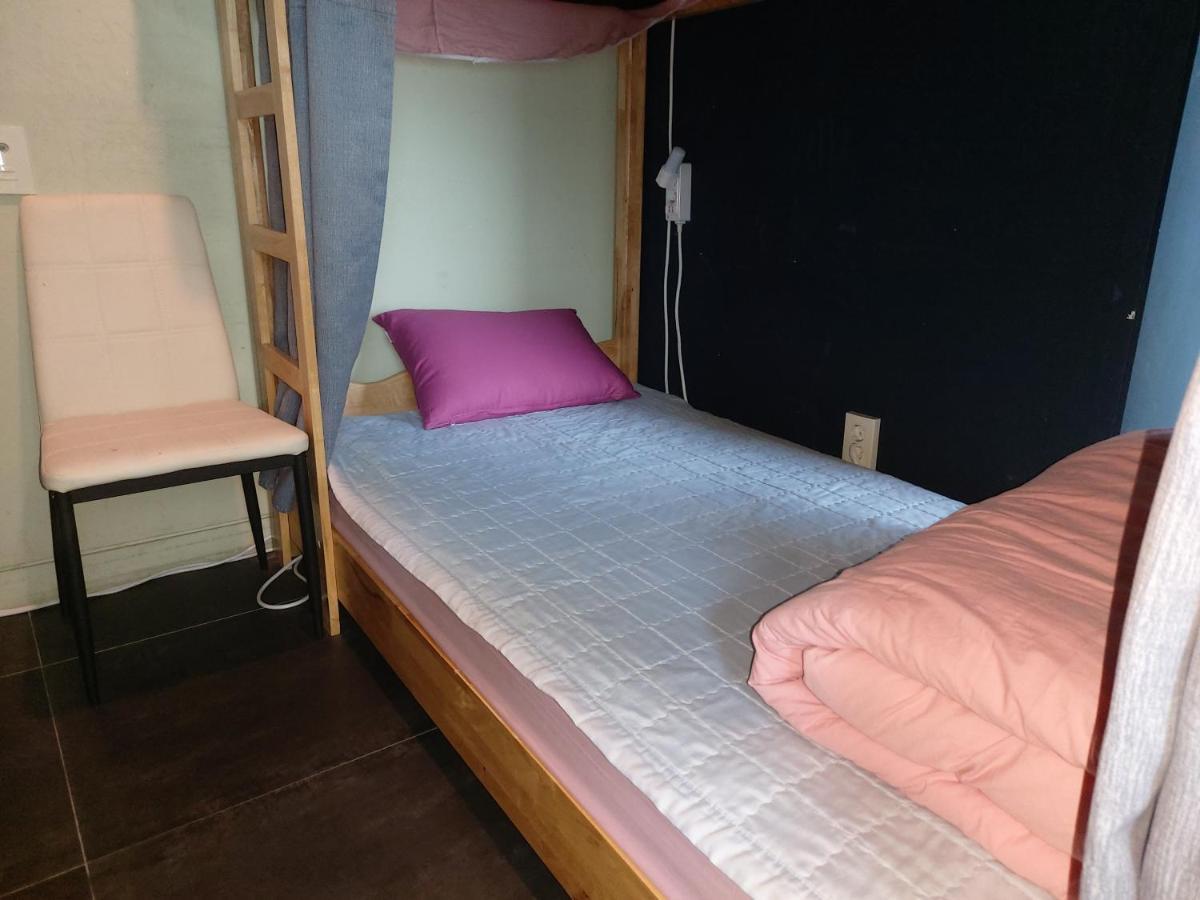 Buzz Guesthouse Hostel Seul Esterno foto