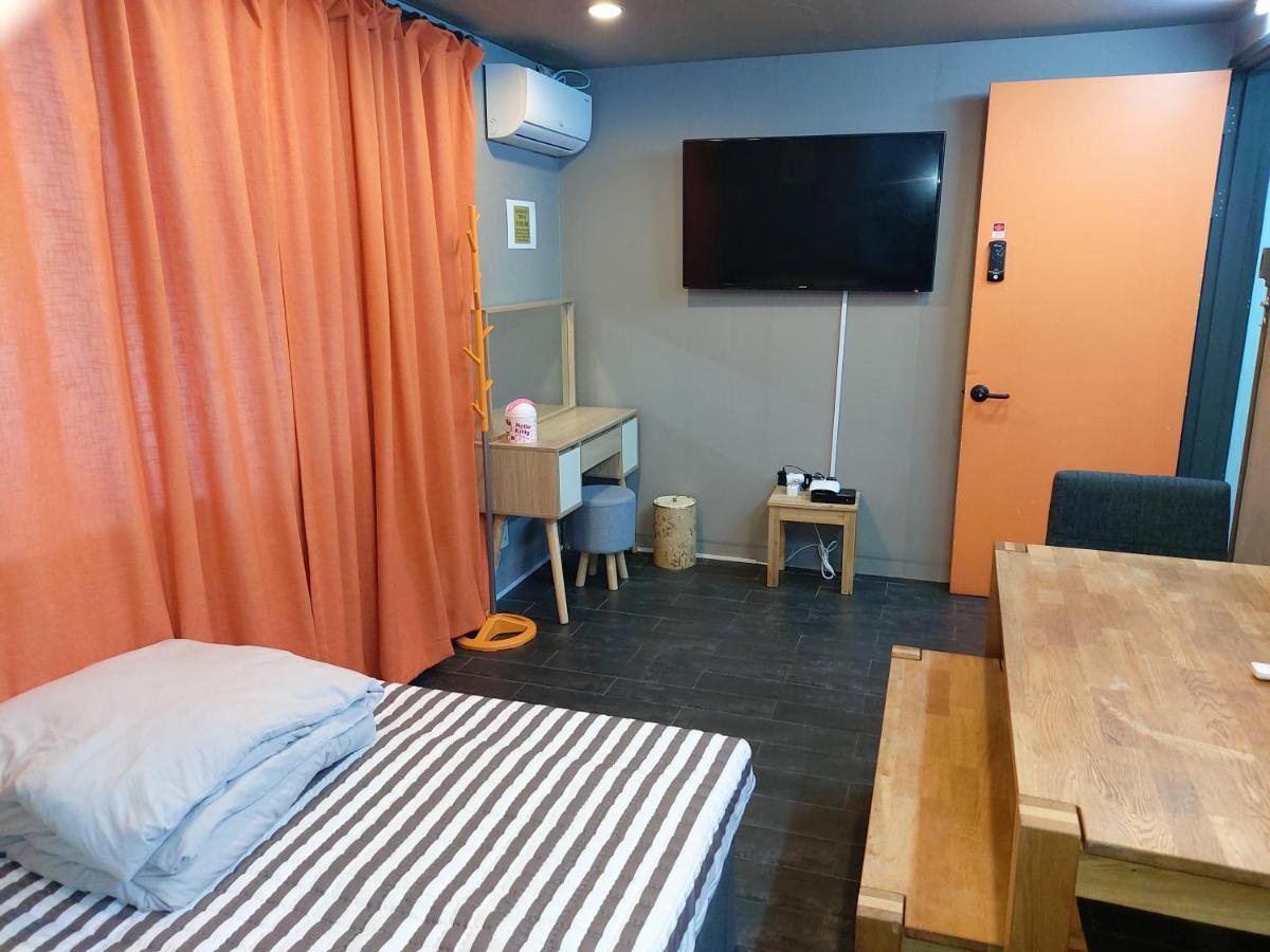 Buzz Guesthouse Hostel Seul Esterno foto