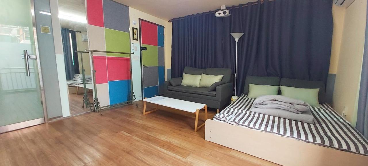 Buzz Guesthouse Hostel Seul Esterno foto