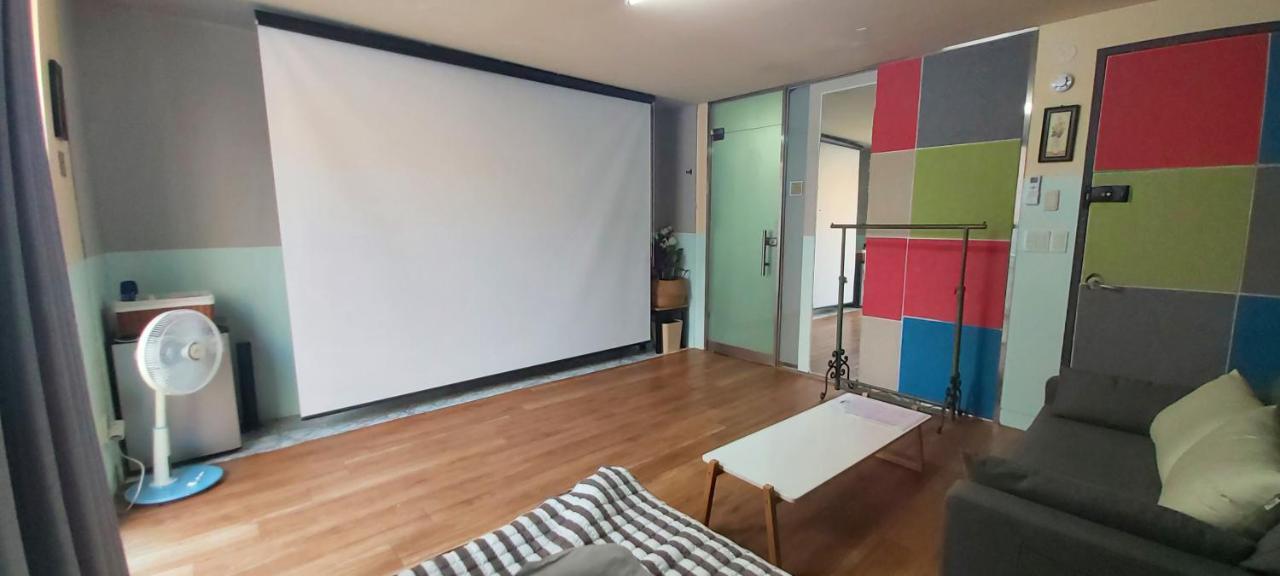 Buzz Guesthouse Hostel Seul Esterno foto